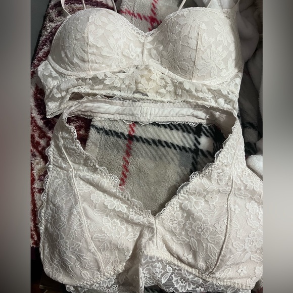 2 lacy white bralettes size medium - Picture 1 of 3